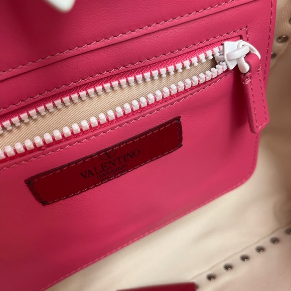 $3250 Set of 2 Valentino Garavani bag and wallet new with tag and dust bags - Picture 4 of 17